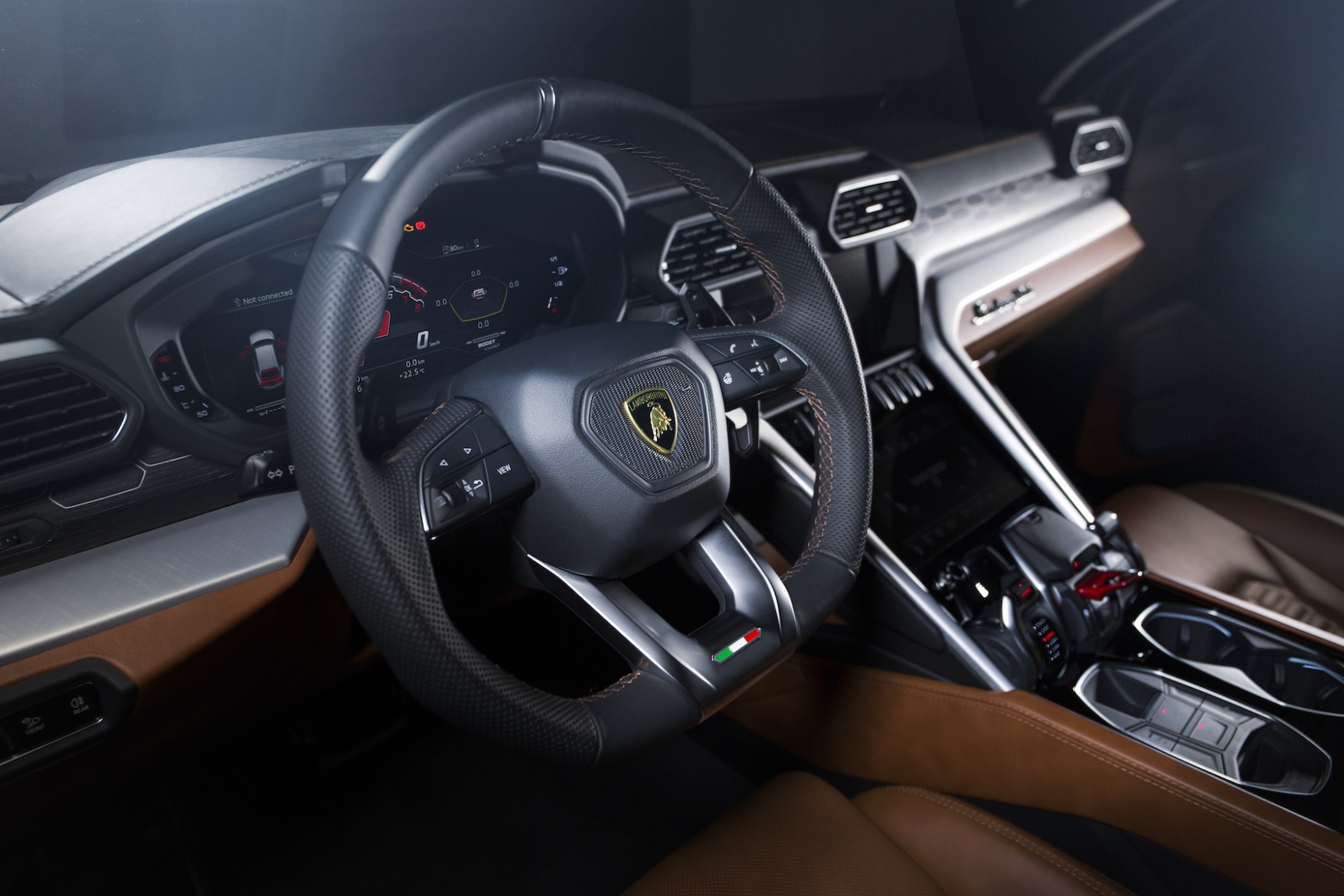 事隔30載之夢(mèng)幻Lamborghini Urus超級(jí)SUV，香港首次亮相！-鋒巢網(wǎng)