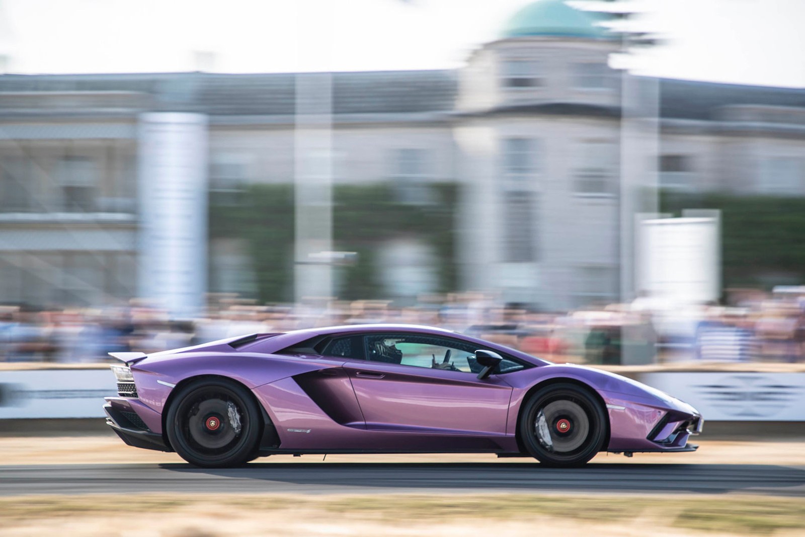 古德伍德速度節(jié)——Lamborghini Urus極速傳說！-鋒巢網(wǎng)