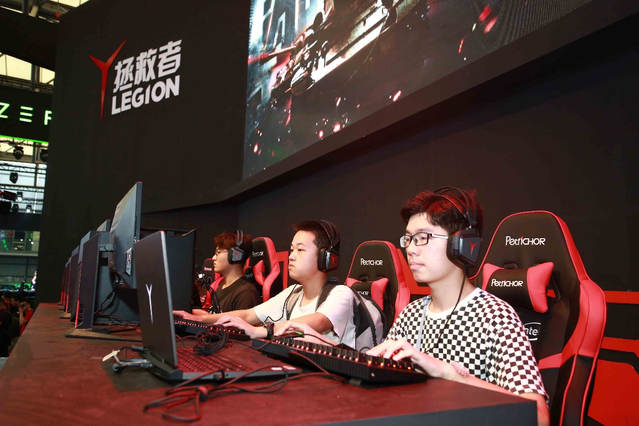 Y字閃耀ChinaJoy，聯(lián)想與英特爾聯(lián)合發(fā)布拯救者新款游戲本-鋒巢網(wǎng)