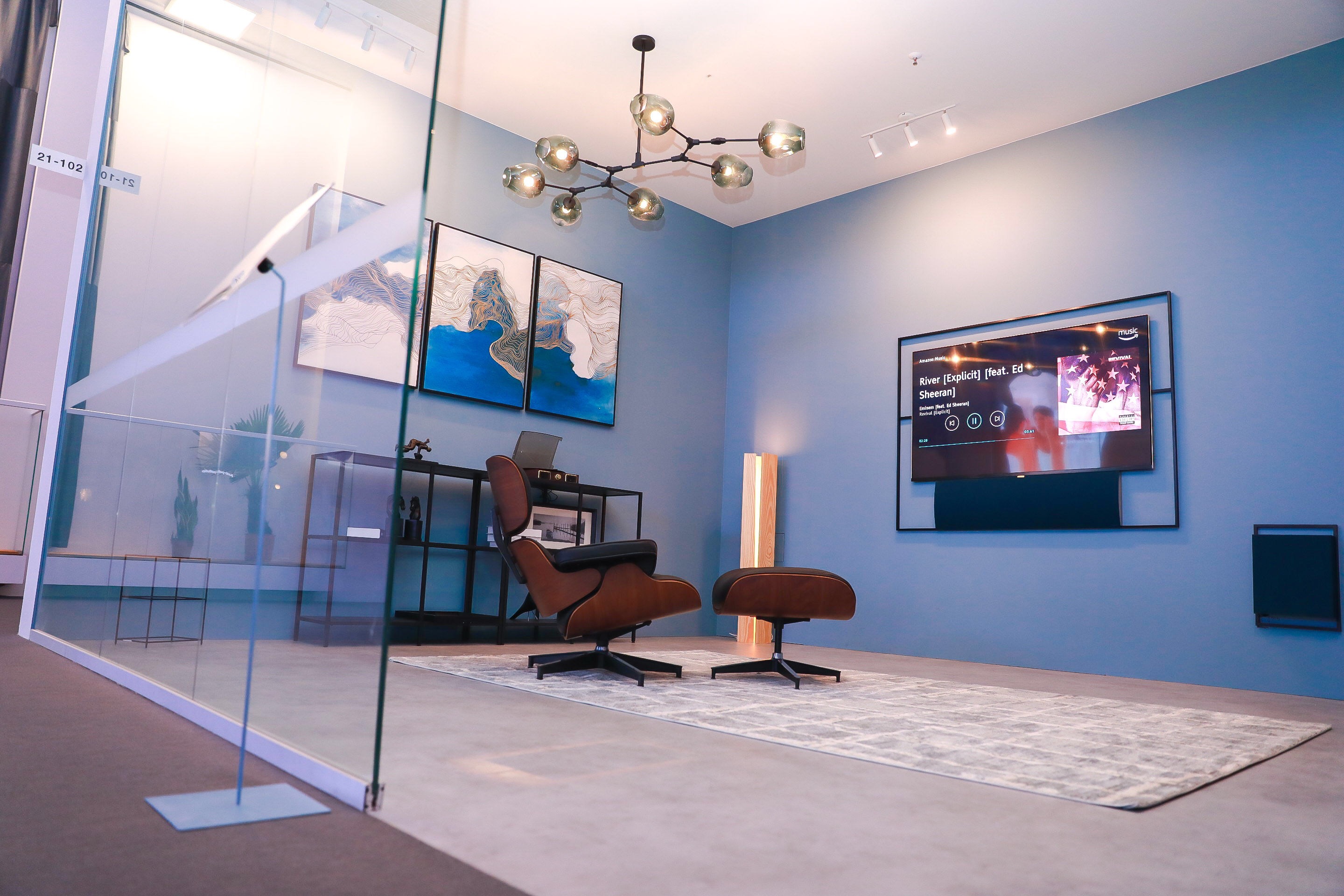 【德國(guó)IFA2018 鋒巢網(wǎng)直擊】TCL電視時(shí)尚匠心設(shè)計(jì) 引發(fā)國(guó)內(nèi)外媒體熱議-鋒巢網(wǎng)