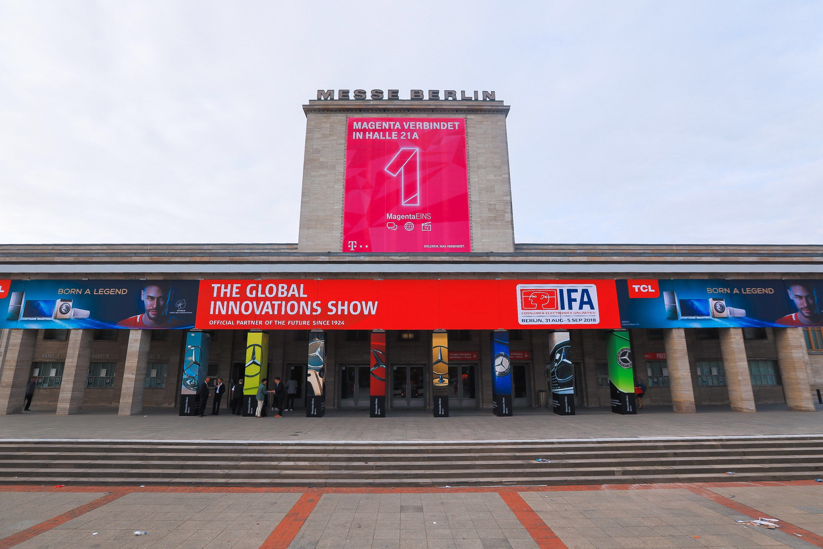 【德國(guó)IFA2018 鋒巢網(wǎng)直擊】TCL電視時(shí)尚匠心設(shè)計(jì) 引發(fā)國(guó)內(nèi)外媒體熱議-鋒巢網(wǎng)