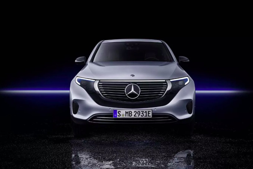 奔馳首款SUV電動(dòng)汽車 EQC 問世-鋒巢網(wǎng)