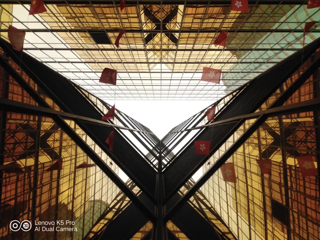 朱一龍與聯(lián)想S5 Pro氣質(zhì)相投-鋒巢網(wǎng)