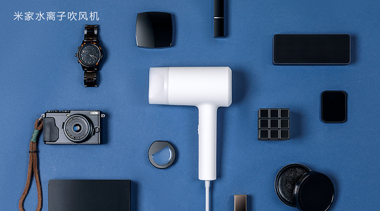 比肩戴森黑科技 小米補水吹風機你喜歡嗎？-鋒巢網