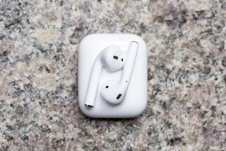 蘋果公司為AirPods的生物傳感器設(shè)計(jì)申請(qǐng)了專利-鋒巢網(wǎng)