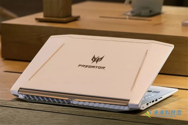 宏碁掠奪者HELIOS 300白金版評(píng)測(cè)：電競(jìng)筆記本中的優(yōu)雅野獸派-鋒巢網(wǎng)
