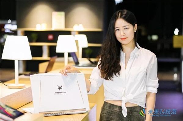 宏碁掠奪者HELIOS 300白金版評(píng)測(cè)：電競(jìng)筆記本中的優(yōu)雅野獸派-鋒巢網(wǎng)