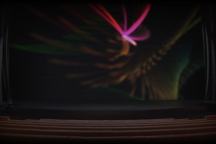 蘋果公司用史蒂夫?喬布斯劇院的“現(xiàn)場(chǎng)直播”來調(diào)侃明天的發(fā)布會(huì)-鋒巢網(wǎng)