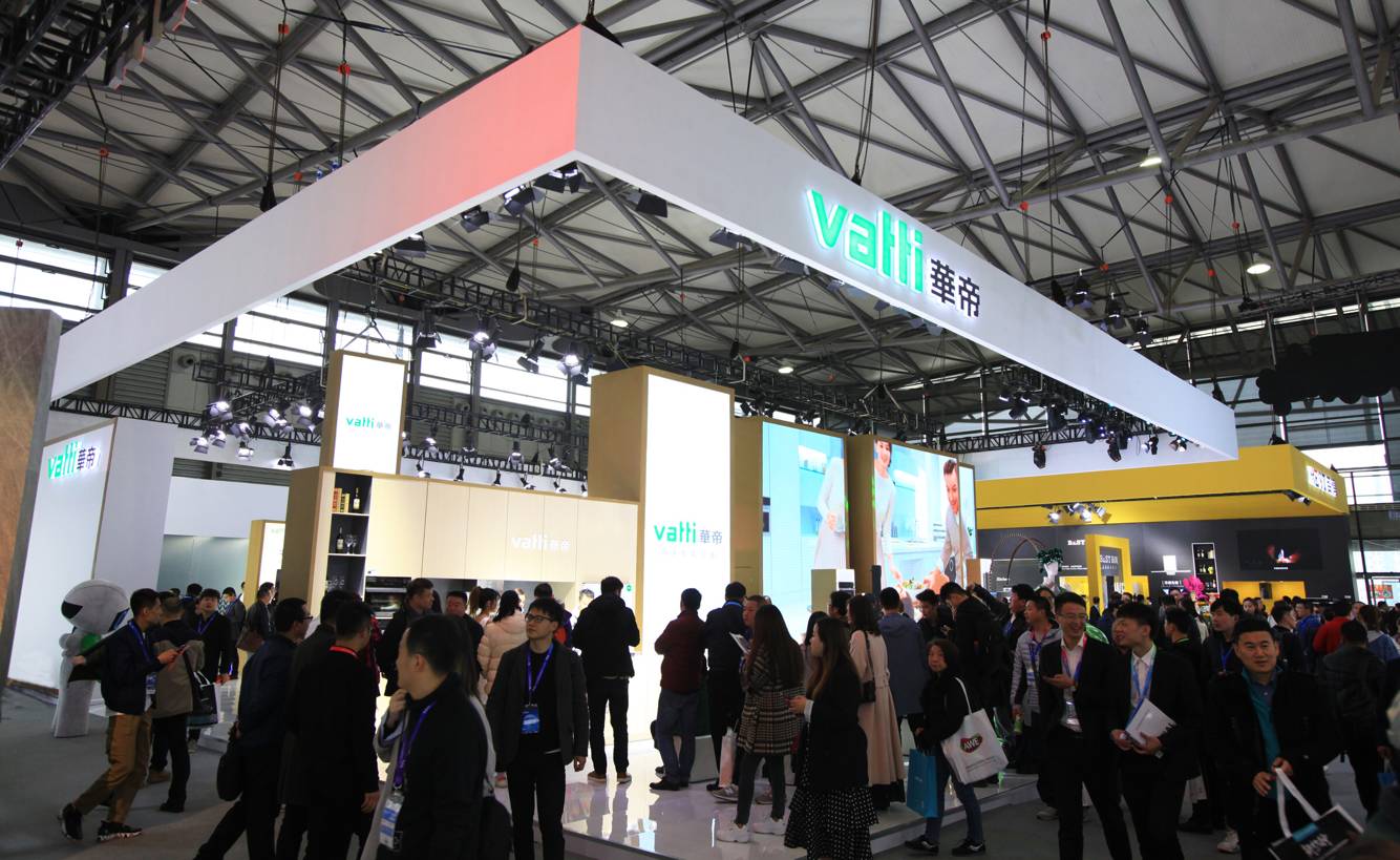 2019AWE家電興AI風(fēng)，華帝：智能要讓生活更輕松-鋒巢網(wǎng)