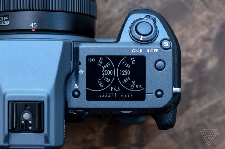 富士的GFX 100是一款中畫(huà)幅相機(jī)，它的表現(xiàn)就像一部無(wú)反光鏡相機(jī)-鋒巢網(wǎng)