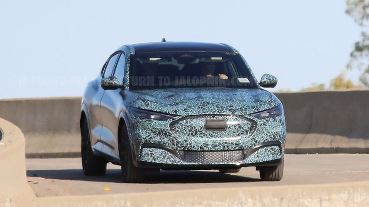 福特的全電動SUV有了一個官方名稱:Mustang Mach-E-鋒巢網(wǎng)