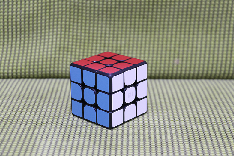 三分鐘教會你復(fù)原魔方！小米智能魔方圖賞-鋒巢網(wǎng)