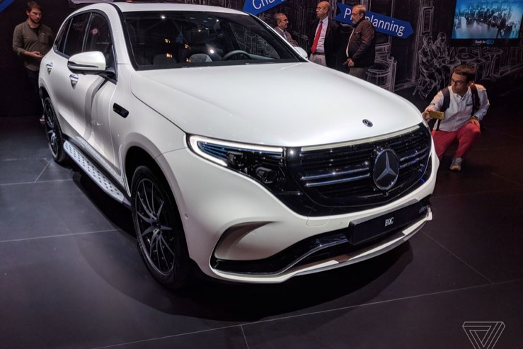 梅賽德斯-奔馳推遲在美國(guó)推出其首款面向大眾市場(chǎng)的電動(dòng)汽車-鋒巢網(wǎng)