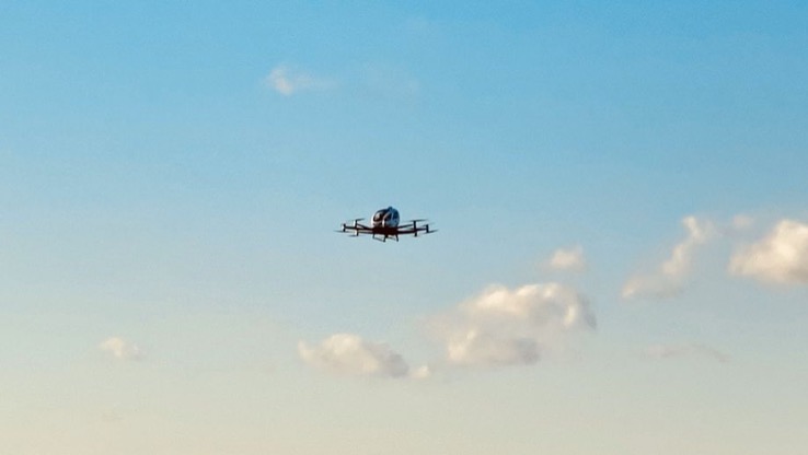 中國(guó)億航的無人駕駛空中出租車首次在美國(guó)飛行-鋒巢網(wǎng)