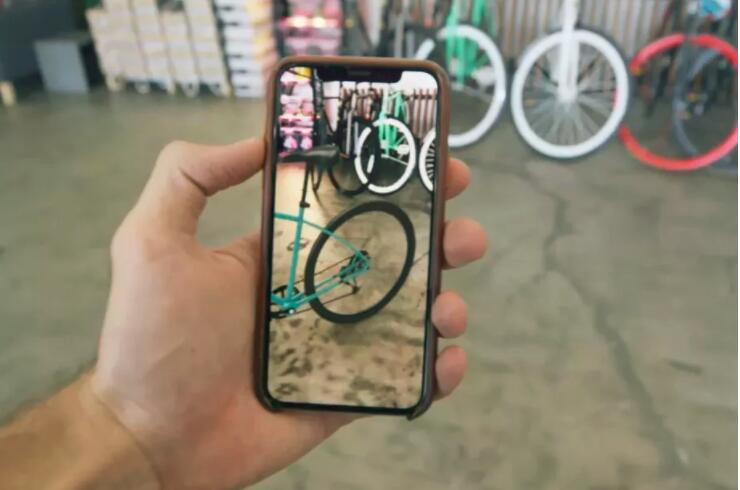 蘋果現(xiàn)在允許你直接在增強(qiáng)現(xiàn)實(shí)中購(gòu)物-鋒巢網(wǎng)