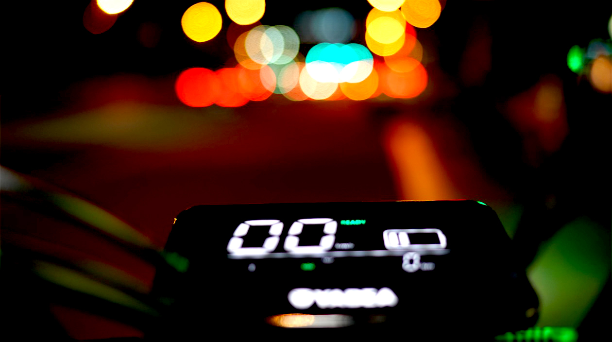 雅迪V1城市體驗(yàn)：舒適輕便，騎行動(dòng)力更強(qiáng)-鋒巢網(wǎng)