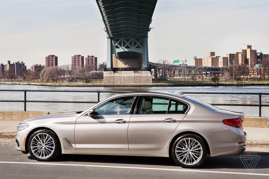 寶馬將生產(chǎn)全電動的5系、7系和X1-鋒巢網(wǎng)