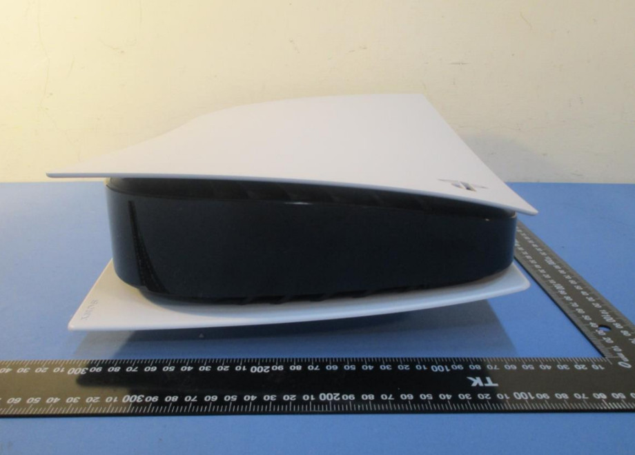 第一張PS5的照片顯示了索尼的下一代主機究竟有多大-鋒巢網(wǎng)