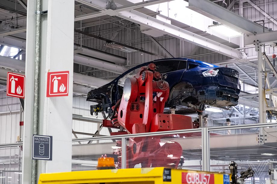 埃隆·馬斯克表示，不要在生產(chǎn)旺季購買特斯拉-鋒巢網(wǎng)