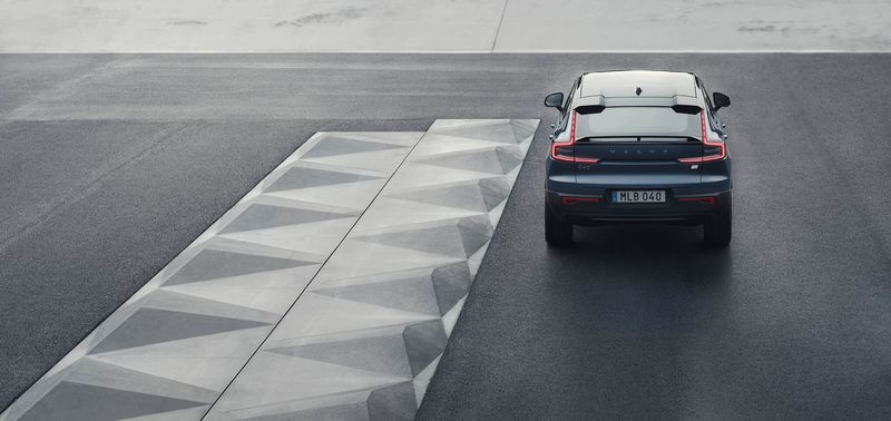 沃爾沃的第二款電動(dòng)汽車(chē)將是瘦身后的C40充電站-鋒巢網(wǎng)