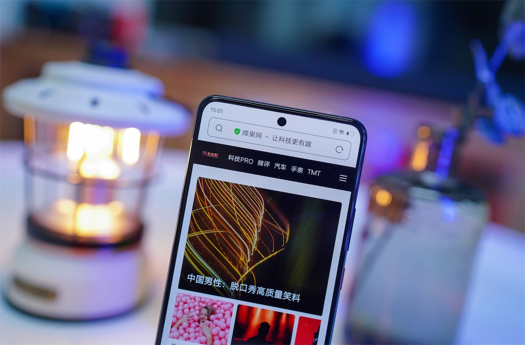 iQOO 8實測上手體驗：王者歸來，從不高調(diào)-鋒巢網(wǎng)