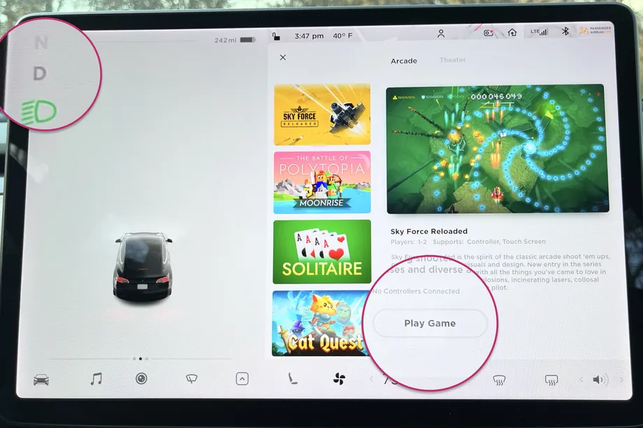 在美國特斯拉允許司機(jī)在行駛的汽車中玩視頻游戲，引發(fā)安全擔(dān)憂-鋒巢網(wǎng)