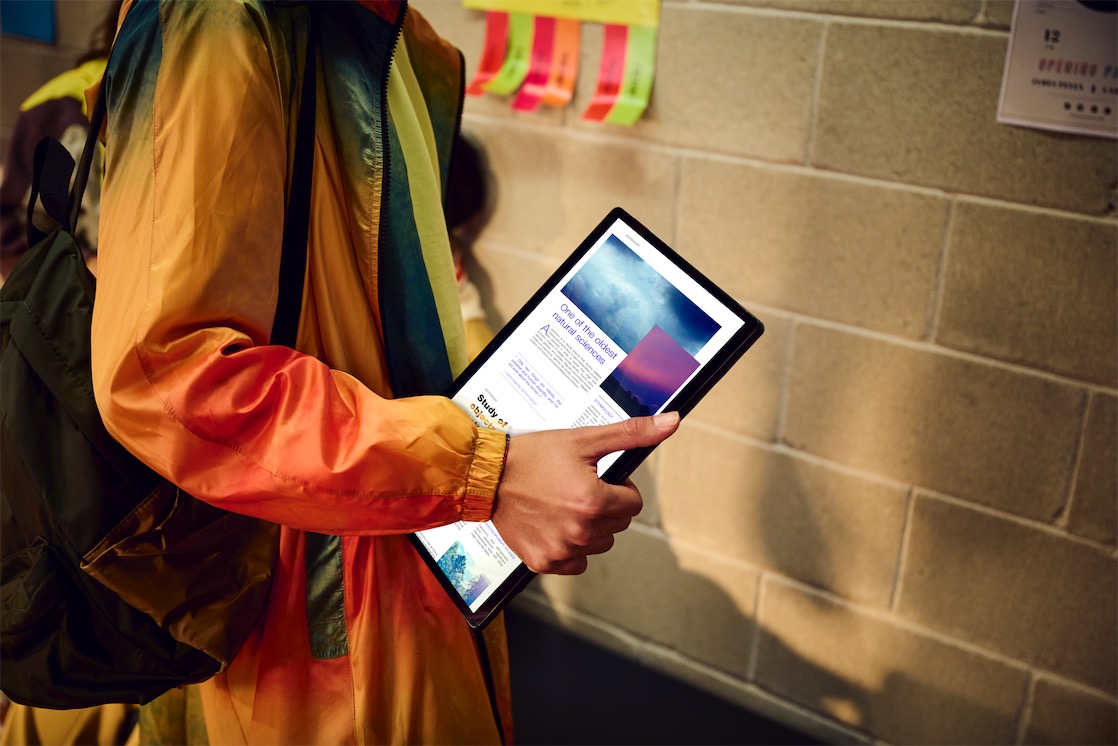 沉浸聲場體驗：華碩無畏二合一OLED觸屏筆記本影音新姿態(tài)-鋒巢網(wǎng)